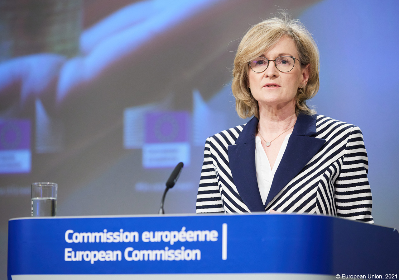 Commissioner Mairead McGuinness [© European Union, 2021]